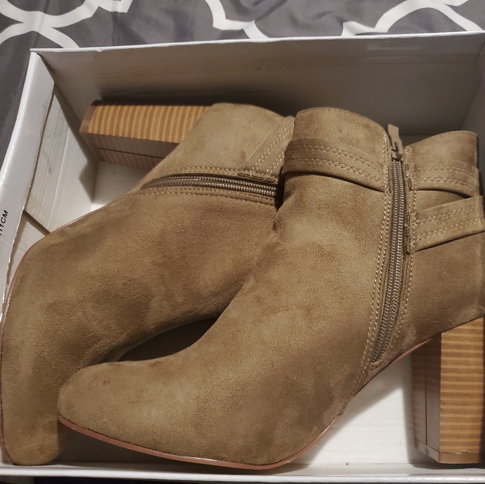 Ashley Stewart Booties, Size 10W in Taupe